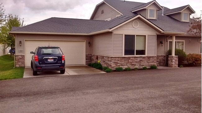 Primary Photo - 1464 Mordyl Loop