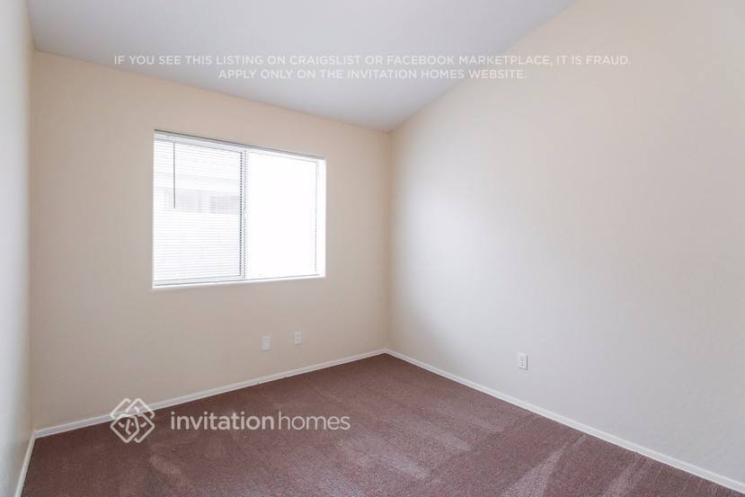 Building Photo - 13146 W Alvarado Cir