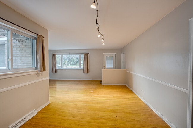 Building Photo - 1127 Santa Rosa Ave