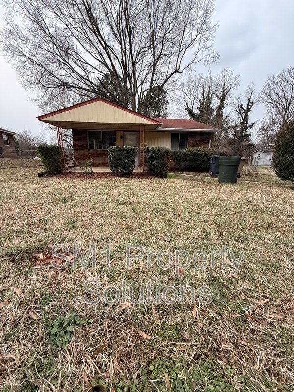 Building Photo - 2212 Willow Rd