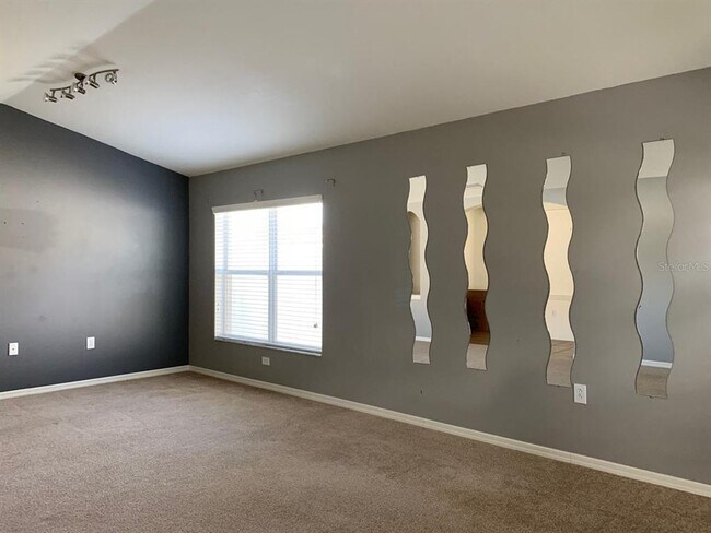 Building Photo - 11355 Flora Springs Dr