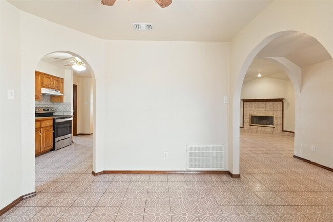 Building Photo - 104 Virgie St