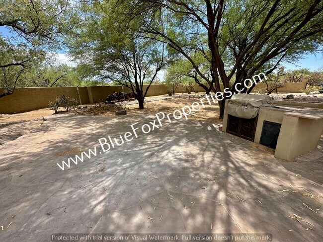 Building Photo - 4814 N Castle Ridge Rd