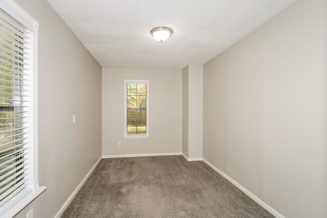 Building Photo - 2969 Forest Edge Dr