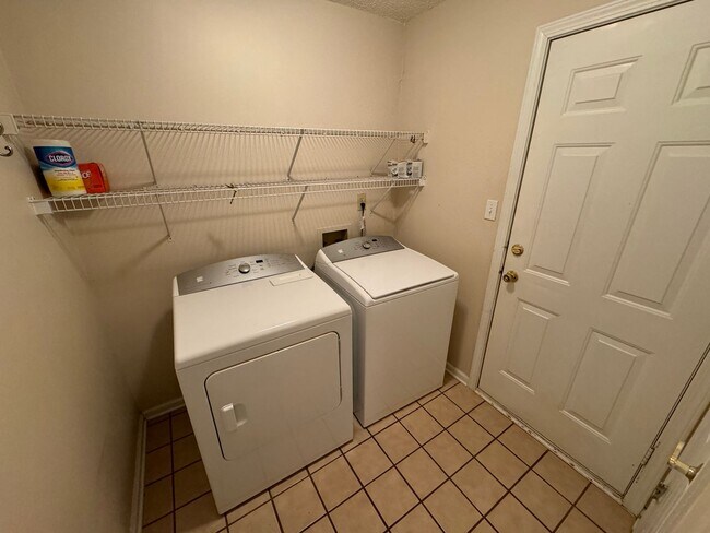 Building Photo - 17115 Grenache Ct