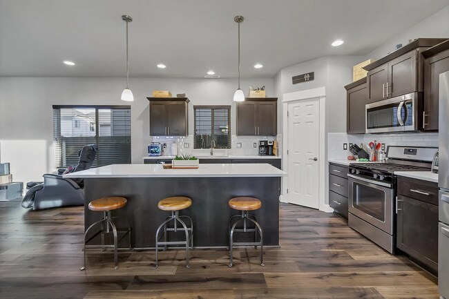 Building Photo - Nearly new 3 bedroom 2.5 bath in Mirada Ne...
