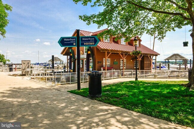 Building Photo - 1808 W Abingdon Dr