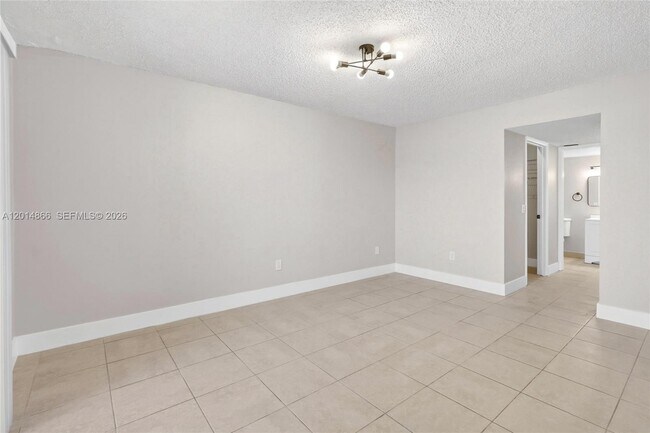 Building Photo - 800 Independence Dr