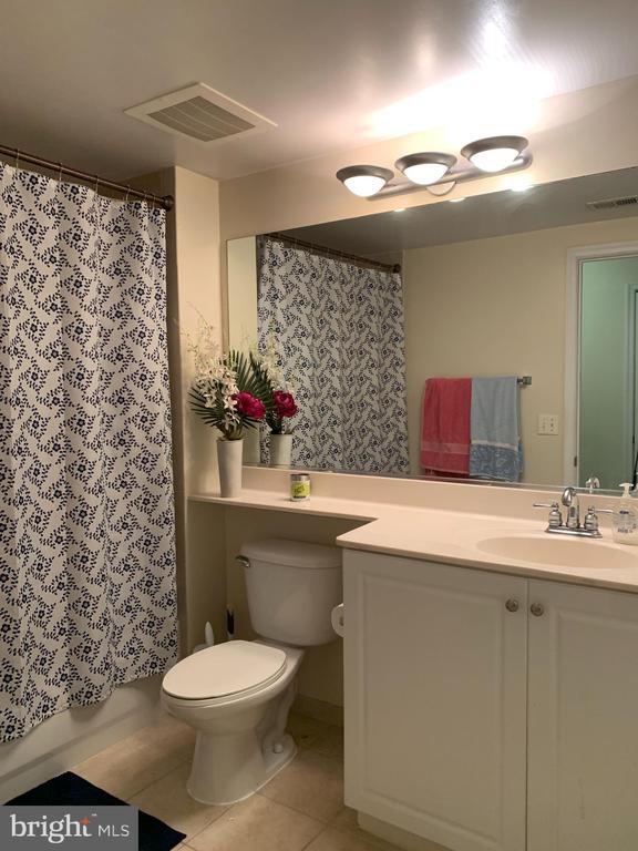 Building Photo - 851 N Glebe Rd