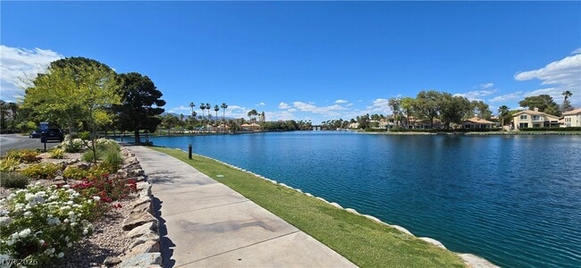 Building Photo - 2121 Sealion Dr
