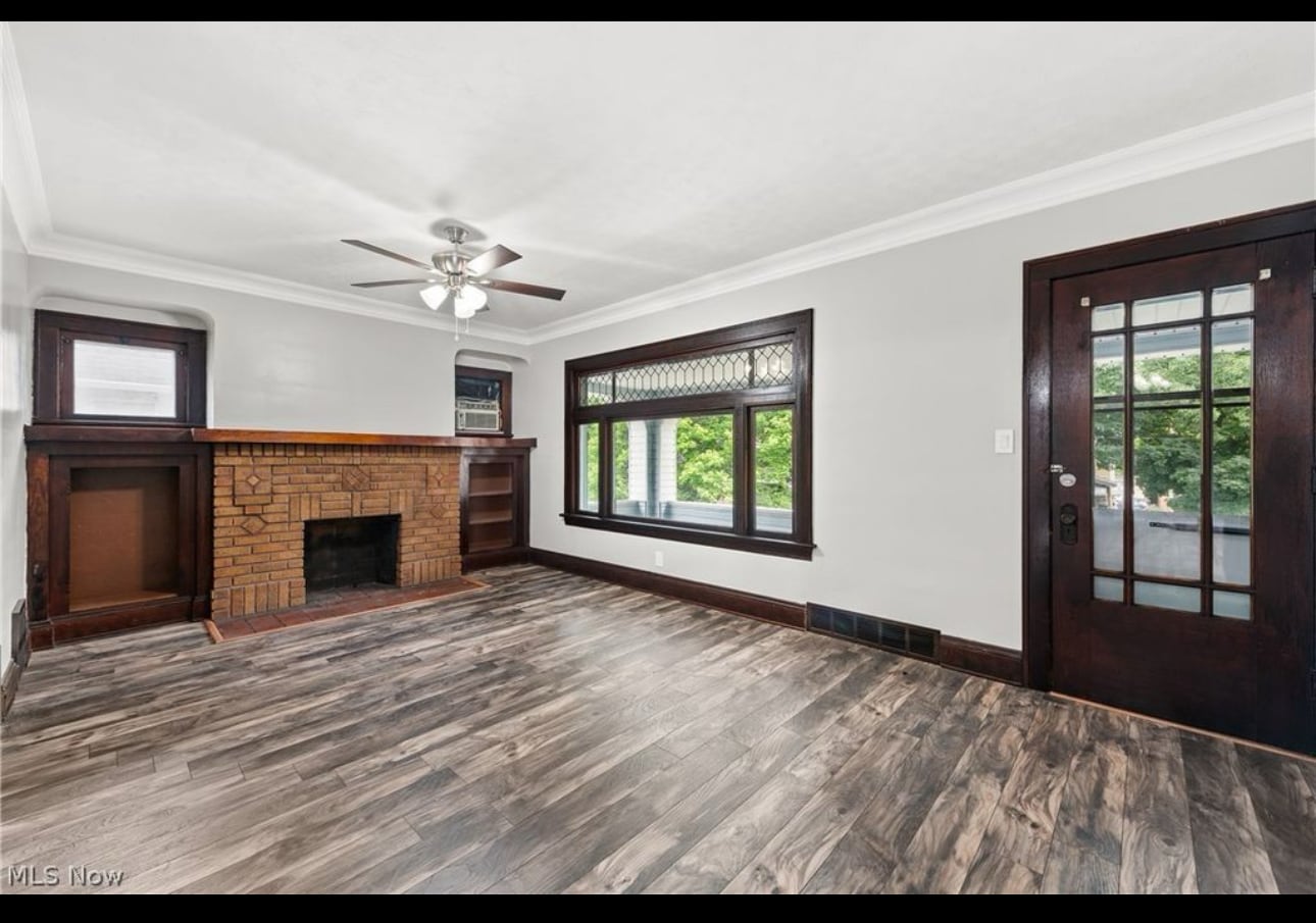 Building Photo - 3352 W 131st St