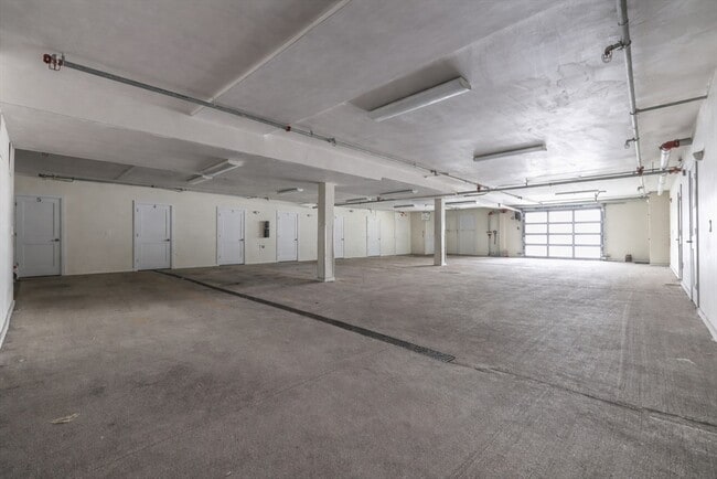 Building Photo - 113-115 Falcon St