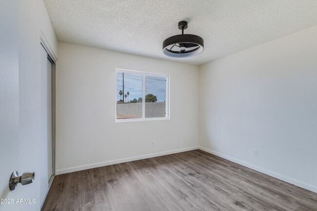 Building Photo - 2018 W Western Dr