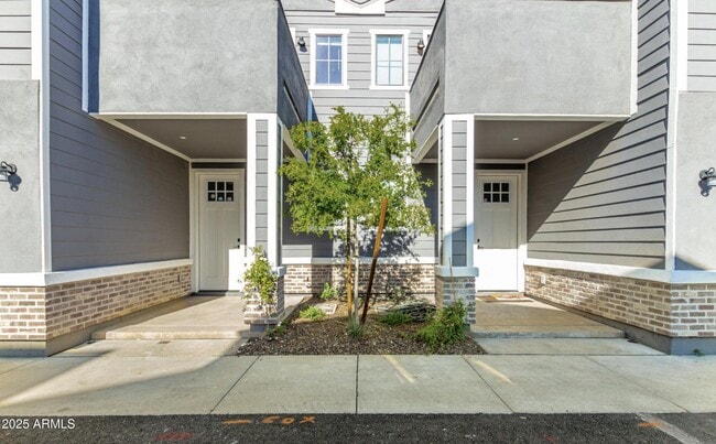 Building Photo - 2604 N 27th St