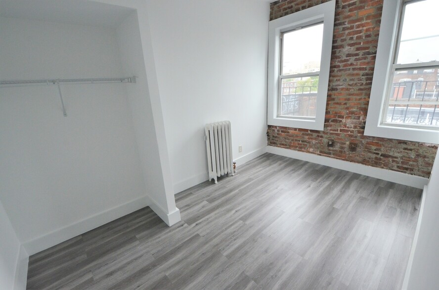 Building Photo - 80 Kilmarnock St