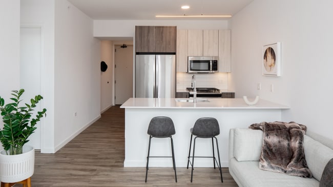 Building Photo - 1104 W Randolph St