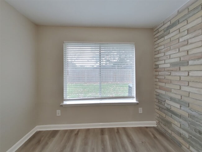 Building Photo - 17526 Jolly Boat Dr