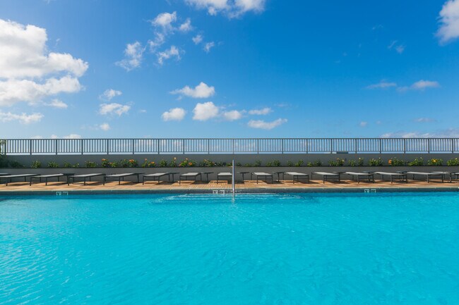 Building Photo - 1391 Kapiolani Blvd