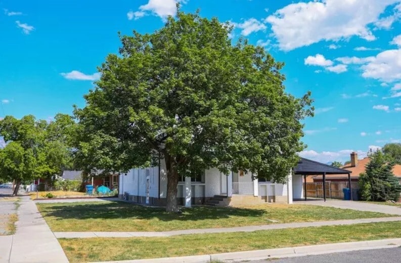 Building Photo - 12 E 400 N