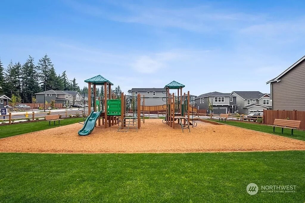 Building Photo - 1233 SW Pendleton Way