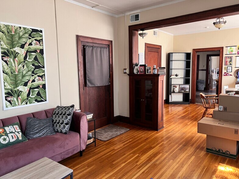 Building Photo - 2516 Bellevue Ave