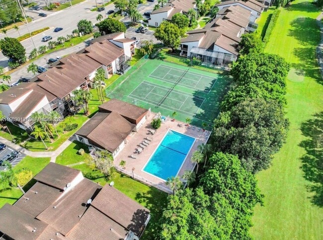 Building Photo - 3994 Estepona Ave