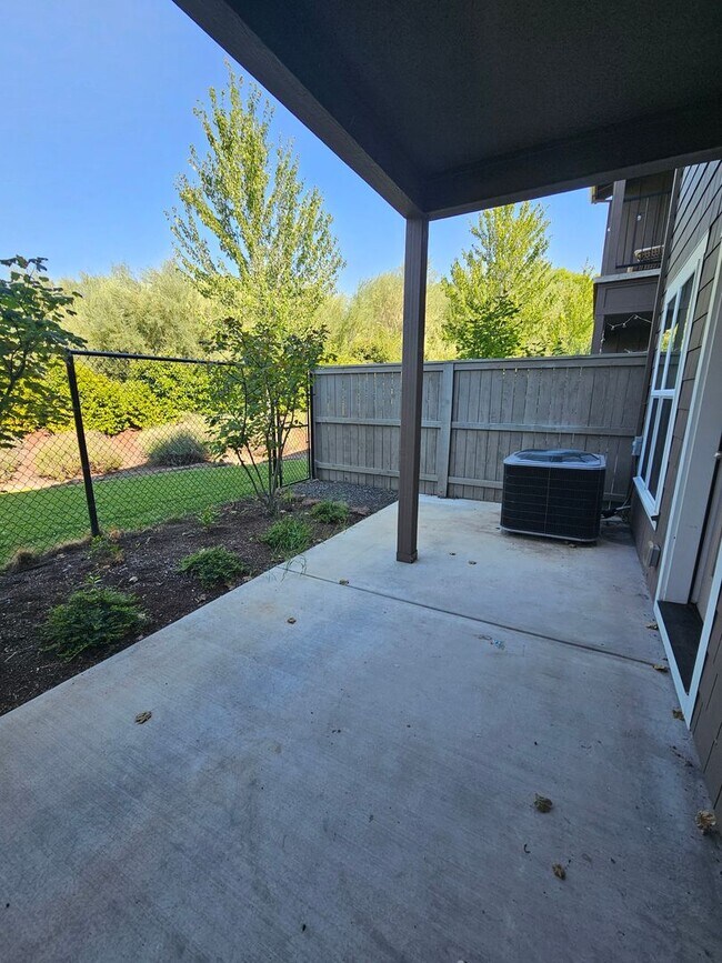 Building Photo - 3593 Juanipero Way