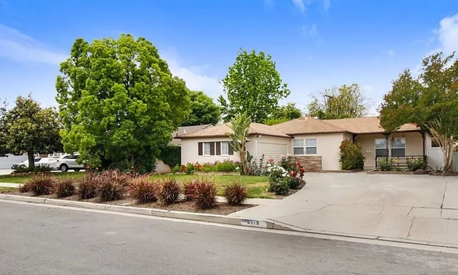 Building Photo - 6519 Hanna Ave