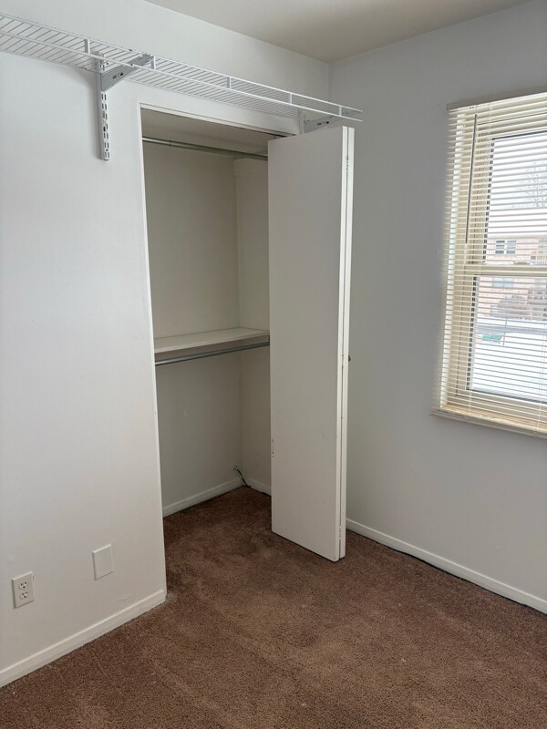 Building Photo - 4326 Villa Dr