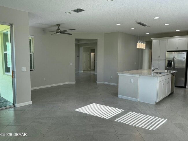 Building Photo - 899 Attitude Ave