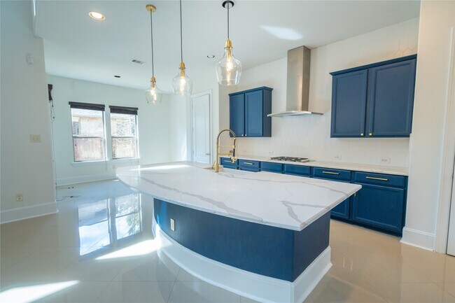 Building Photo - 6002 Mystic Berry Dr