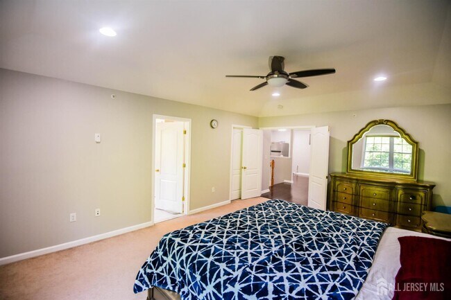 Building Photo - 122 Morgan Way