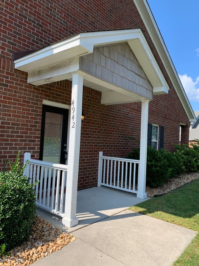 Building Photo - 3 Bedroom 2 Bath Townhome in Pleasant Grov...