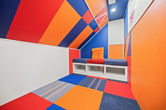 Building Photo - 916 Star of Danube Way