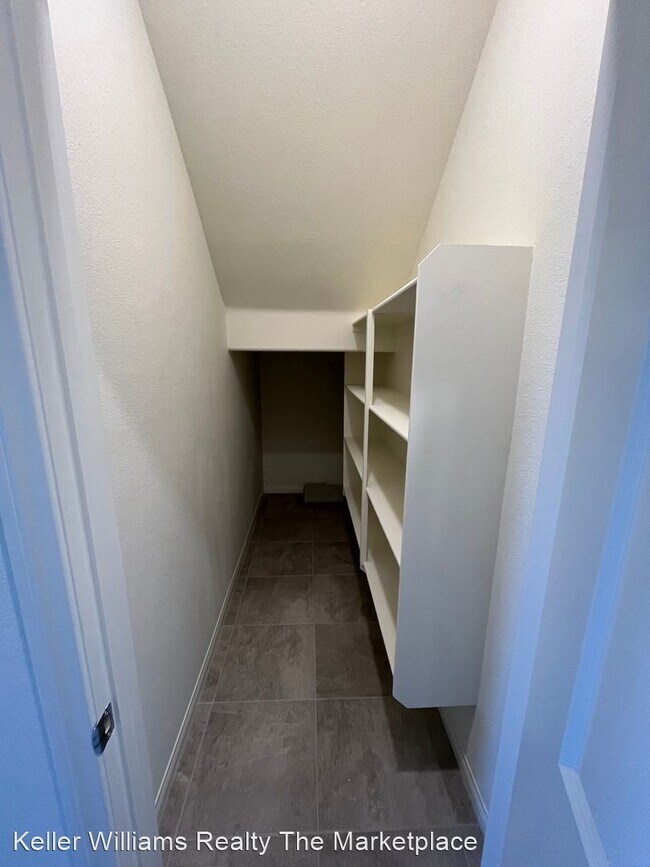 Building Photo - 4 br, 3 bath House - 428 Larksong Ave