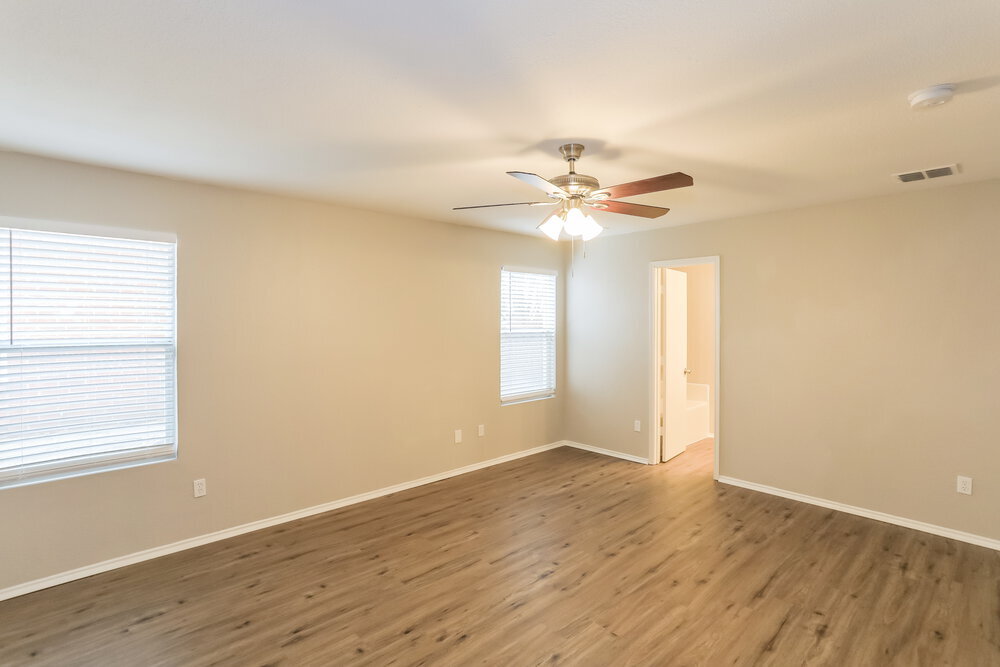 Building Photo - 8764 Stonebriar Ln