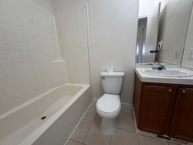 Building Photo - WELCOME HOME!