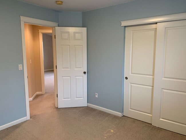 Building Photo - Charming 3-BR Felida Rental with Fenced Yard & Private Patio