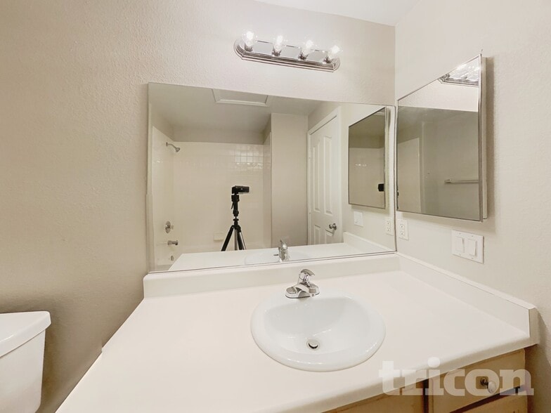 Building Photo - 7932 Quill Gordon Ave