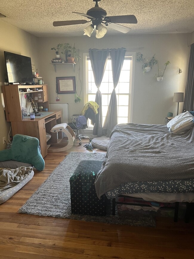 Building Photo - 3303 28th St