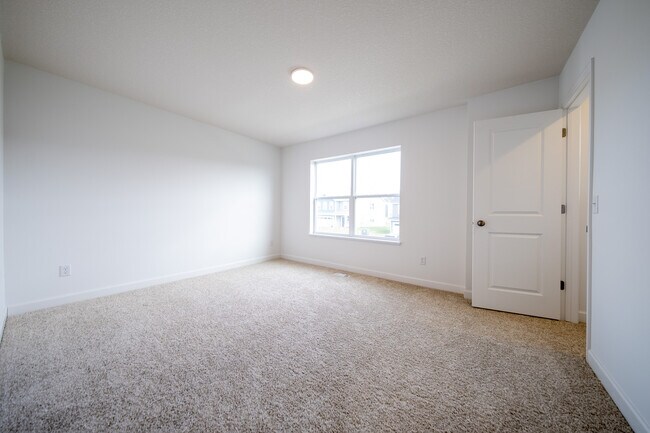 Building Photo - 22660 Isla Wy