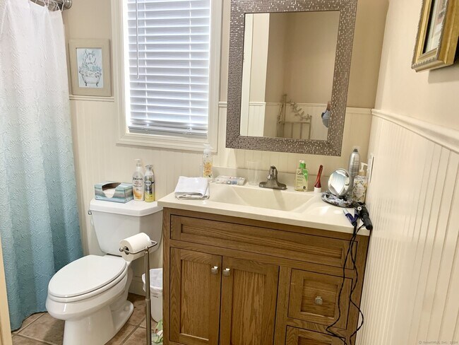 Building Photo - 5274 Main St