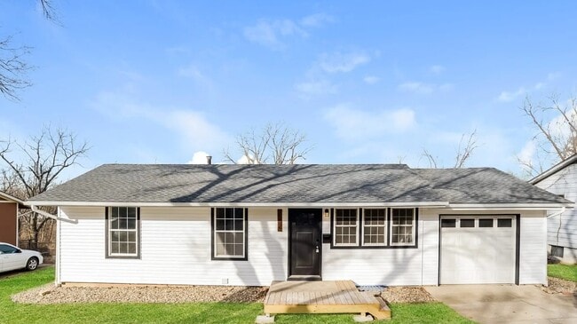 Primary Photo - 14804 Bellaire Ave