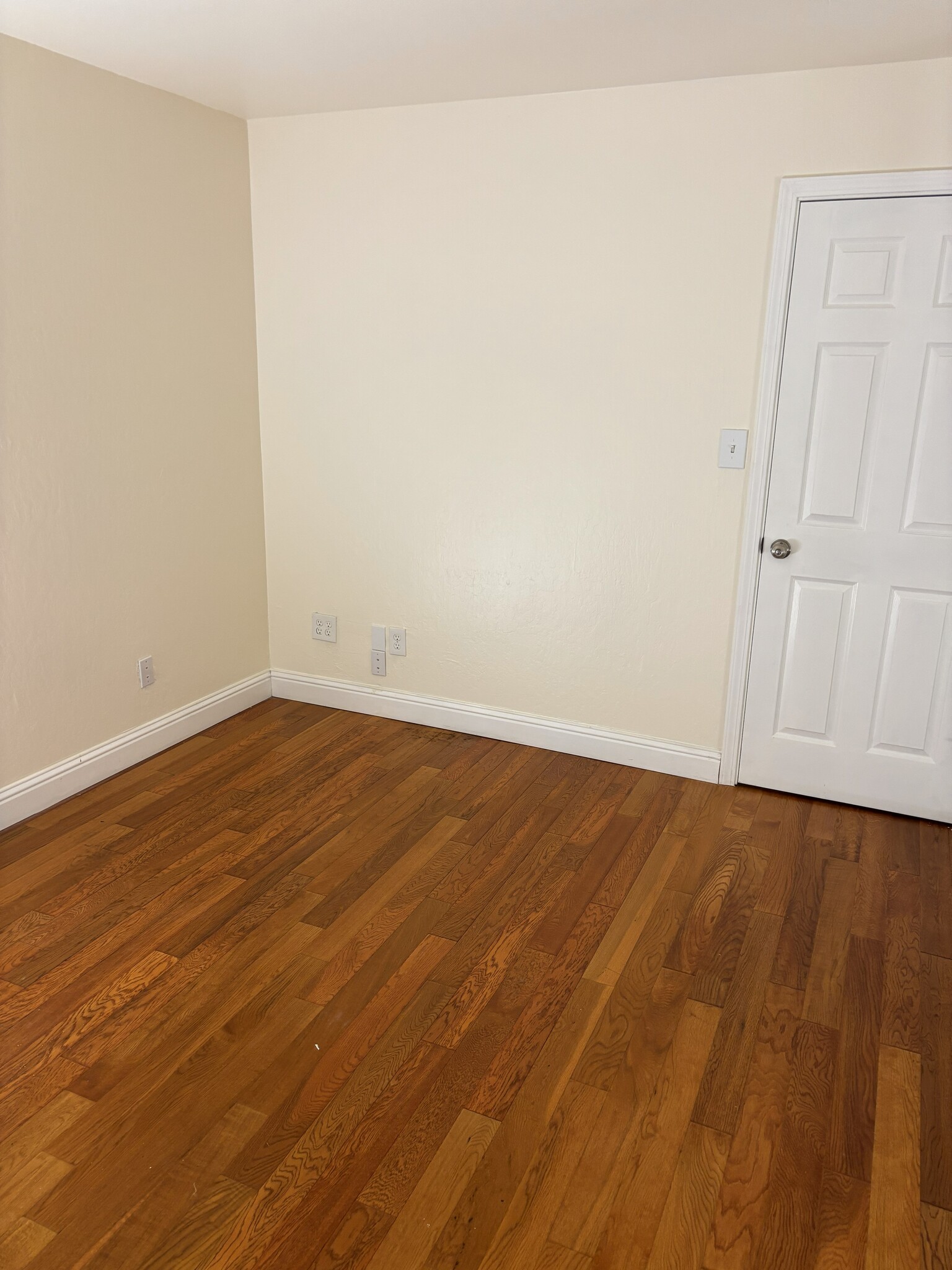 Building Photo - 520 Linford Pl