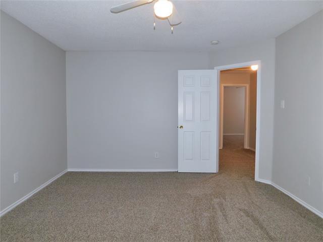 Building Photo - 2628 S Wavecrest Ct