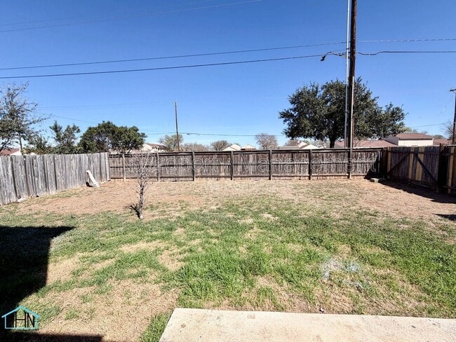 Building Photo - 5630 Sendero Spring