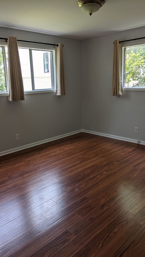 Building Photo - Walking distance to the Gulch & Music row!