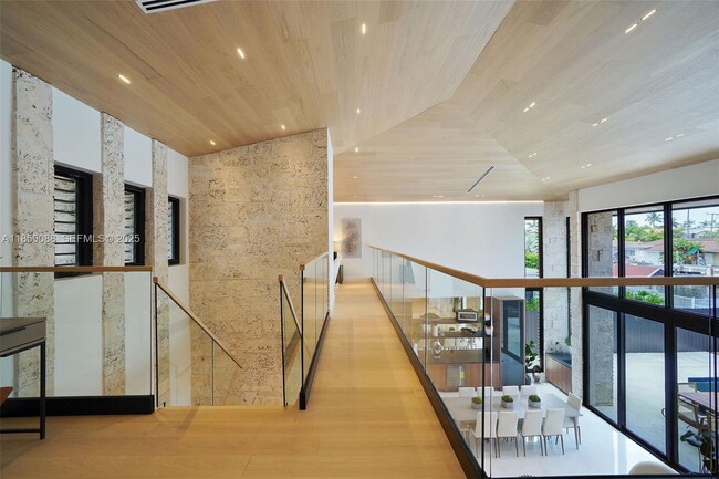 Building Photo - 3343 NE 166th St