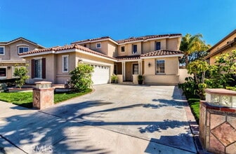 Building Photo - 8 Zinnia