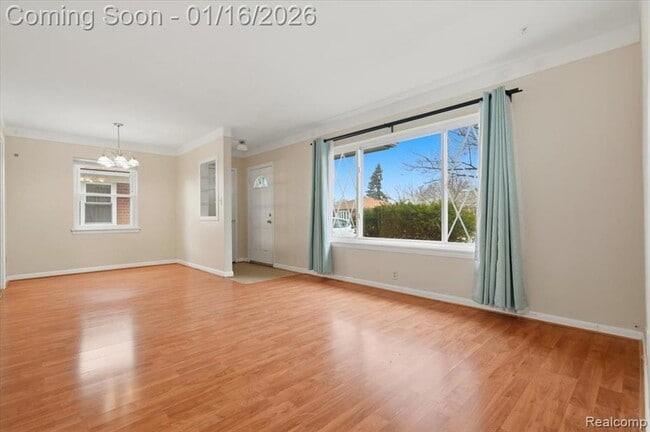 Building Photo - 1198 E Hudson Ave